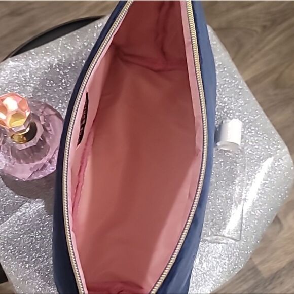 Juicy Couture Heritage Logo Cosmetic Pouch - Picture 5 of 6